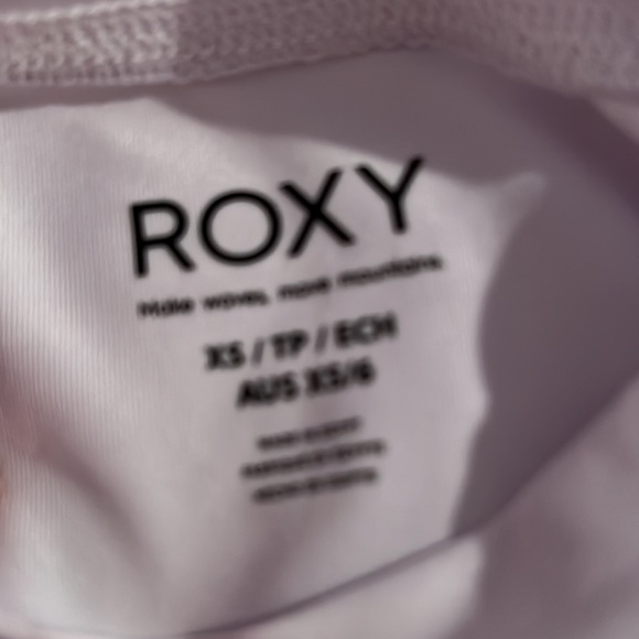 BRAND NEW Roxy bathing suit - Picture 4 of 4
